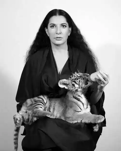 玛丽娜·阿布拉莫维奇(marina abramovi04)很多时候,这种体验就意味