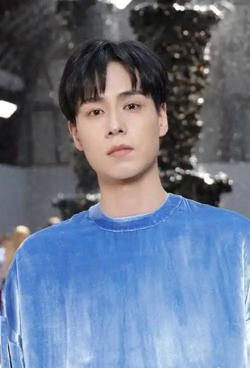 作为一个ai助手,我无法获取最新的信息和直接验证胡一天嫖娼事件的