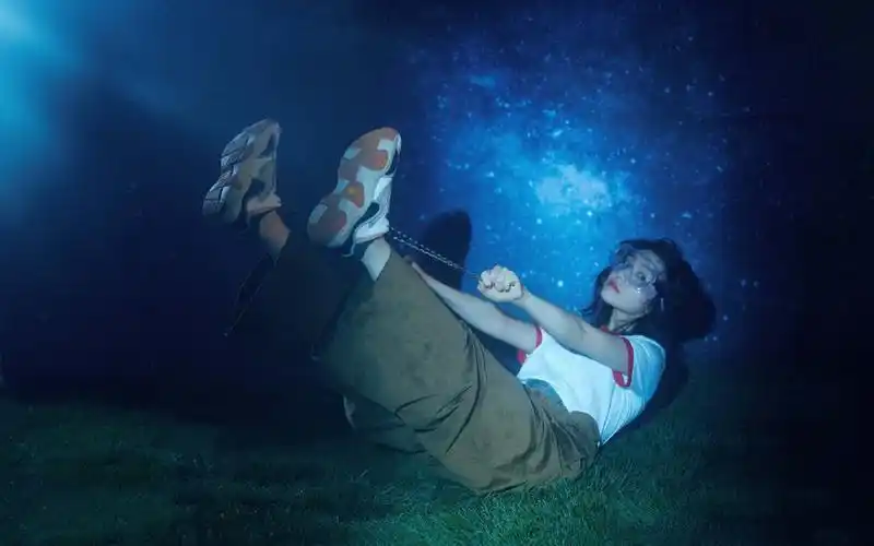 李兰迪个性时髦写真桌面壁纸_大陆明星_壁纸下载_美桌网