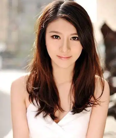 直发发尾剪碎发型 中长直发碎发发型图片