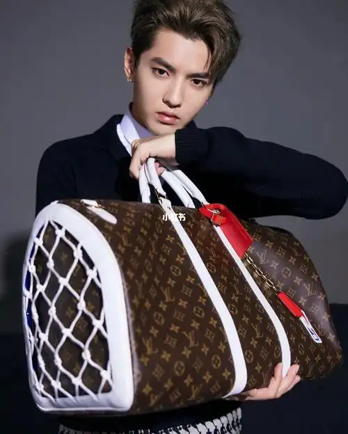 kris wu x nba x lv_路易威登怎么样_nba怎么样_篮球_吴亦凡_lv包包
