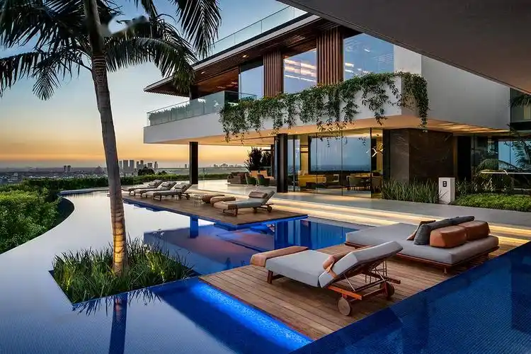 好莱坞山中最大豪宅 ——2000㎡极简独栋别墅