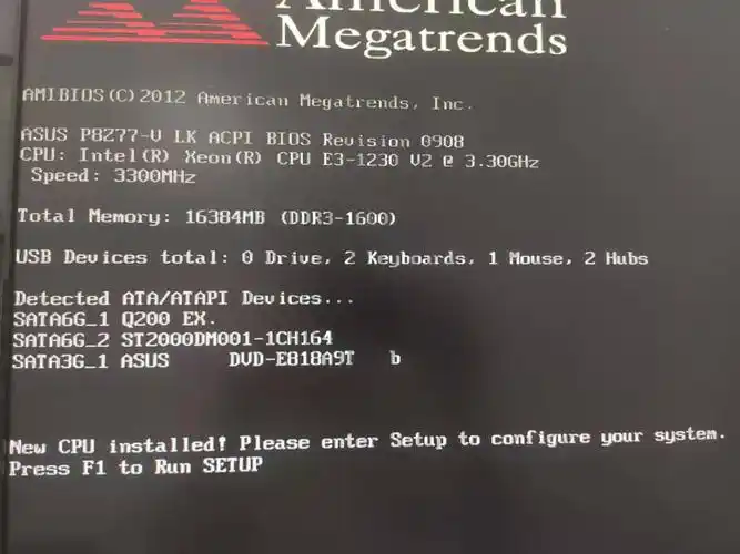 这台机现在系统进不去了,,每次启动都是自检出问题