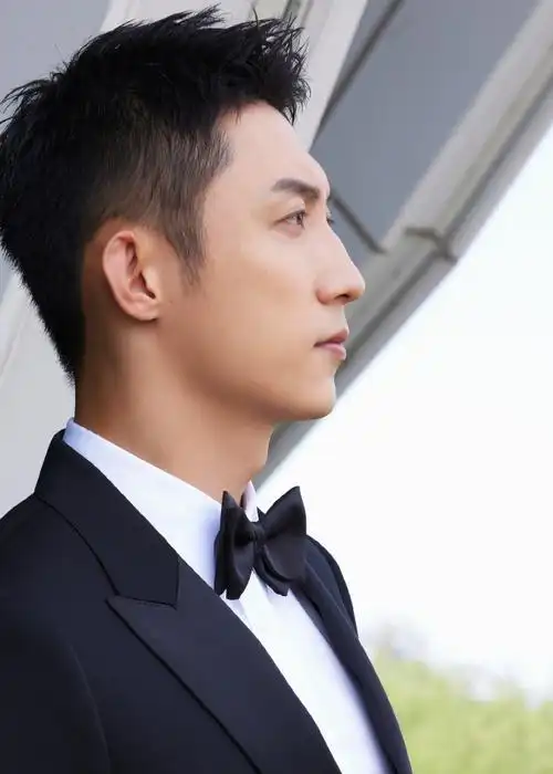 演员@johnny黄景瑜携#电影检察风云#出席第13届#北京国际电影节#4月29