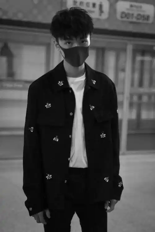 王俊凯短鬓角发型好绝