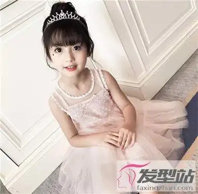 小女孩舞蹈发型漂亮造型打造舞台最美天使