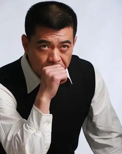 回顾唐静王新军离婚13年她带娃发誓不嫁他娶秦海璐再当父亲