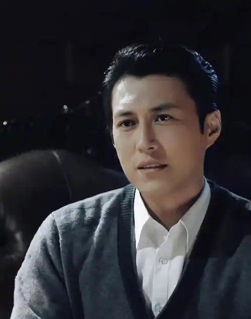 《伪装者》三兄弟接连上剧,靳东变喜剧人,王凯谈恋爱_腾讯新闻