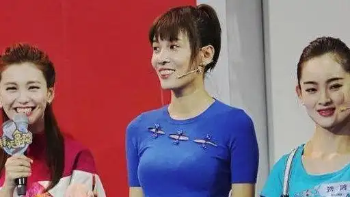 对她印象最深刻的一次应该是在《奔跑吧兄弟》,张蓝心的个子非常高