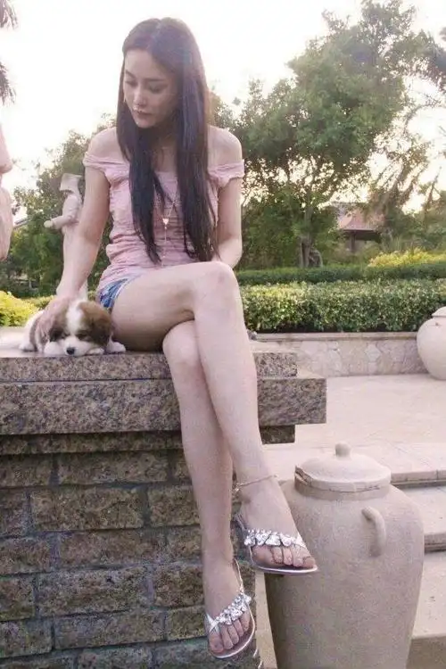 张馨予大长腿好身材图集|张馨予_新浪新闻