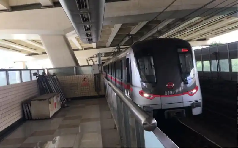 【上海地铁1号线】01a07型钢铁侠二世0177号车共康路进站