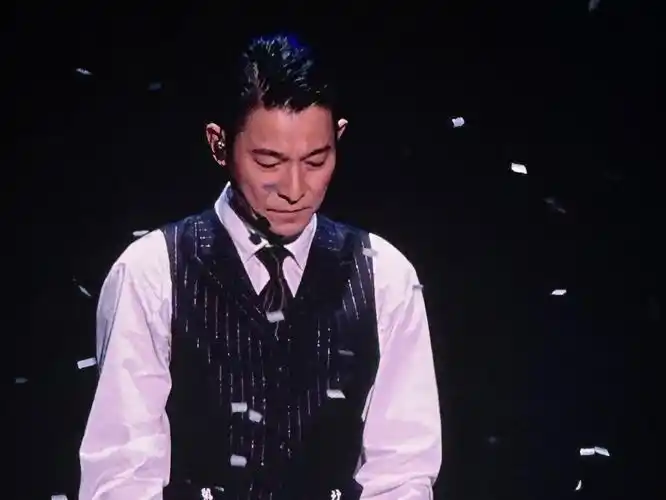 《爱你一万年》刘德华上海演唱会