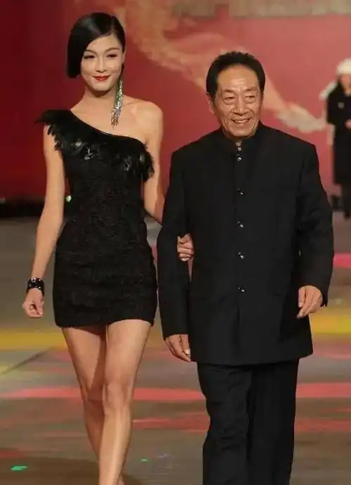 王奎荣:一路好好走!46岁出彩,68岁吃小37岁嫩草,78岁活出精彩