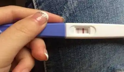 月经推迟半个月,现在有褐色的血,是说明怀孕了吗?_分泌物_胚胎_京妈