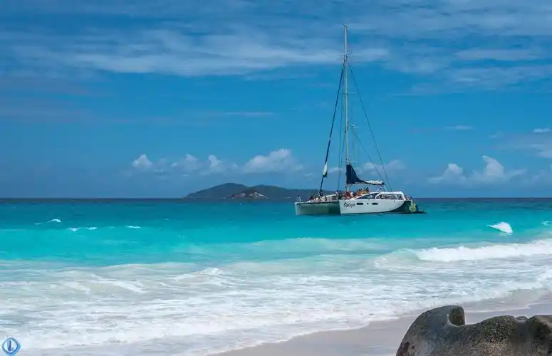 塞舌尔有着许多世界排名前十位的海滩,而安斯海滩却默默无名.