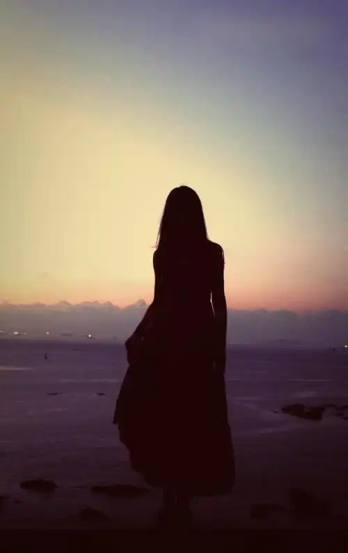 百孔的心再见了我的爱也许下一次相见我就能像对待普通朋友似的对你了