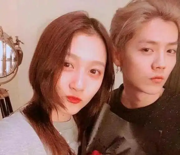 爆五千万粉丝男顶流塌房,被夸过"真男人有担当",女朋友也有名|鹿晗