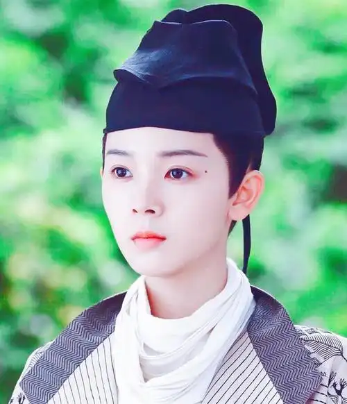 完美!这4位90后明星的"女扮男装",让人"雌雄难辨"