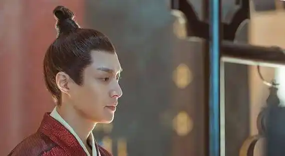 这样的张艺兴,令人刮目相看,这样的张艺兴,未来可期.