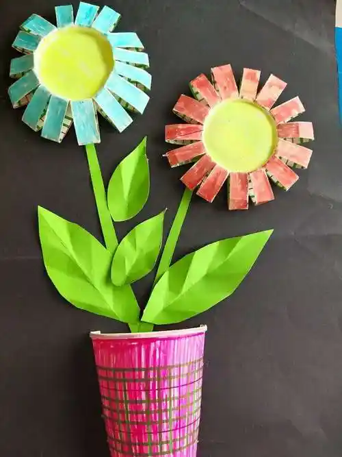 "妙手童心"海楼镇亚克布拉克村幼儿园开展废物利用手工大赛