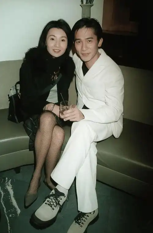 事实证明,61岁久居日本的丁克一族梁朝伟,早已选择了另一种人生