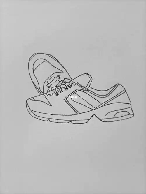 绘画日常  #老爹鞋  #服装款式图  #服装设计  #手绘线稿  #最百搭