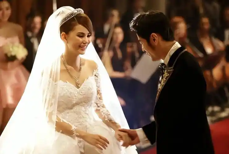 2,周杰伦和昆凌陈晓和陈妍希的婚纱照就比较简单了,在现实生活中,杨过