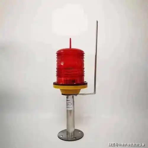 为什么同一小区有些楼顶有航空障碍灯有些没有?_地面_建筑物_闪光灯