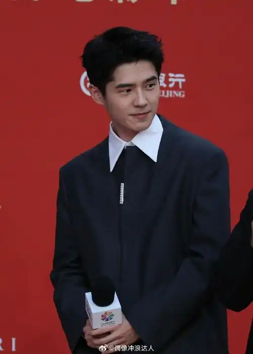 刘昊然红毯生图直出,白月光的杀伤力,谁懂#刘昊然帅回来了