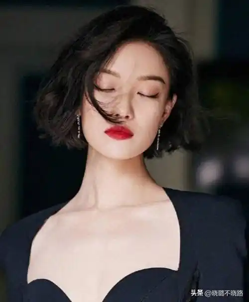 宋慧乔带火的"挂耳烫发",很适合四五十岁的女人,时尚又减龄!