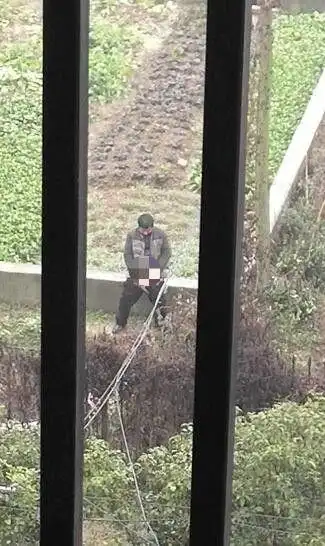 合肥高校女生宿舍楼下又现变态男露出隐私部位做不雅动作