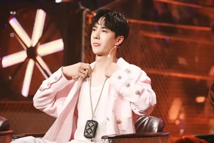 王一博街舞 - 堆糖,美图壁纸兴趣社区