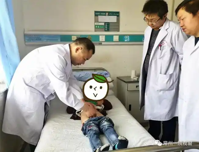 援疆情深孩子快向这位江苏常州的伯伯说谢谢