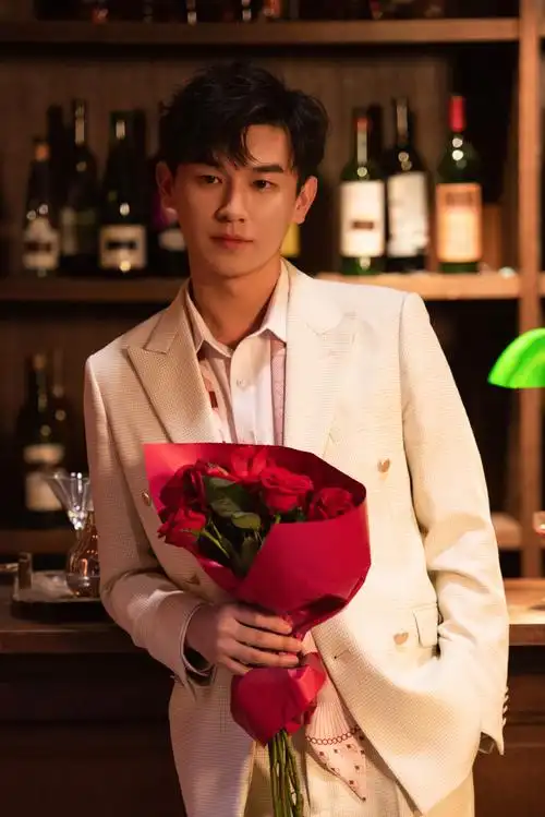 杨旭文超话90#开播情景喜剧#帷幕悄然拉起,喜剧新角色已就位70