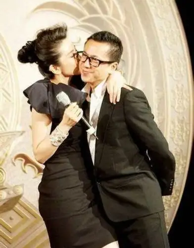 华谊兄弟商业帝国的"坍塌":风光时挥金如土,落难时人走茶凉_王中军