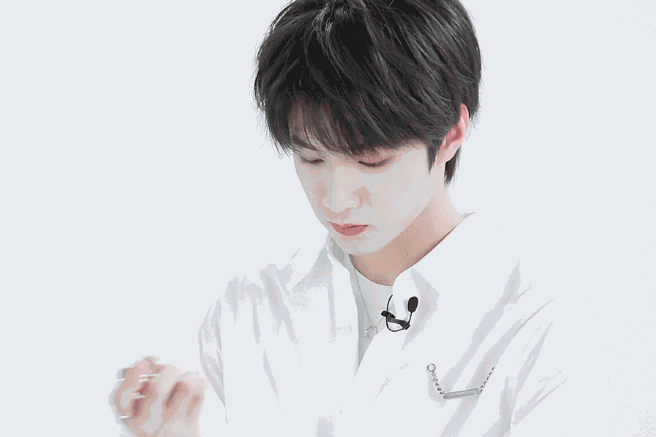 刘耀文楼梯大片##刘耀文楼梯背头大片##刘耀文楼梯间小成本背头大片