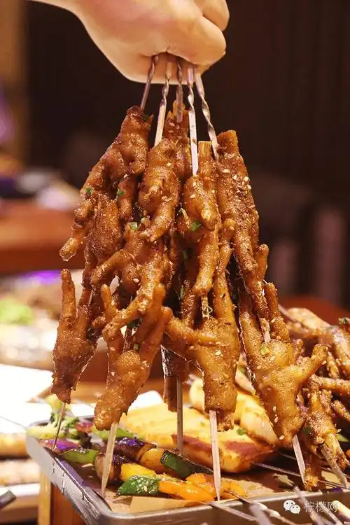 懂吃的人,会开车15公里来吃这一串鸡爪