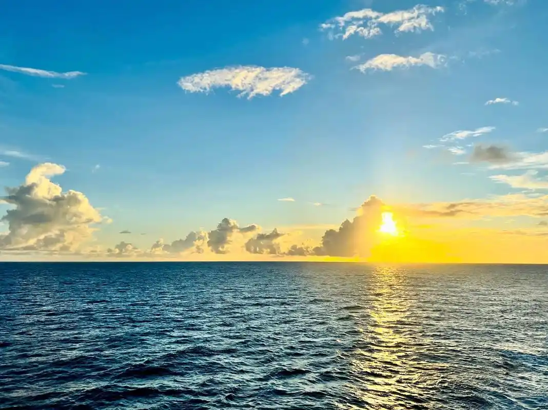 阳光沙滩海浪 #记录快乐之旅 #只有照片能记录这份珍贵  - 抖音