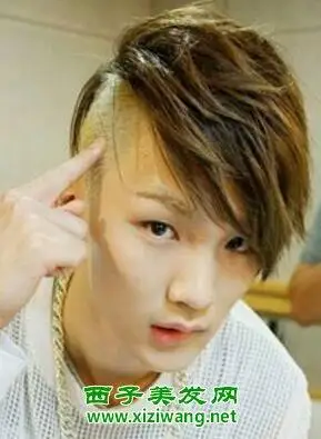 男生阴阳头发型造型 最个性男生发型