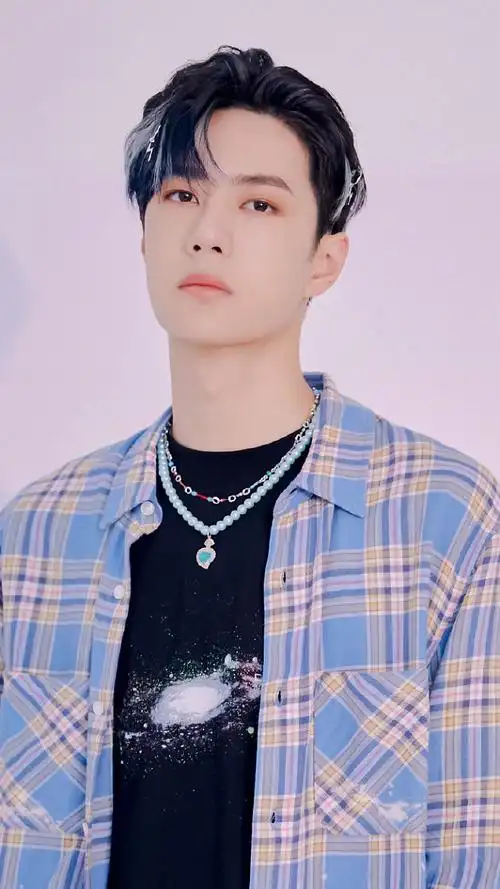 王一博超话王一博高清壁纸第34期  只.