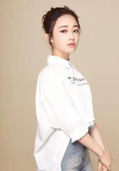 《半妖倾城》曝定妆照 吴佳怡红装娇艳欲滴