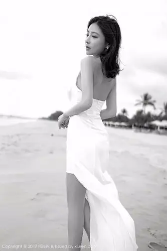 美女模特摄影清纯女神施忆佳海边写真