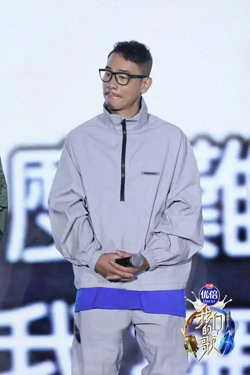 陈小春官宣《我们的歌》 对"新声带"有新期待