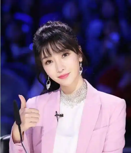 有些人看的是柳岩而不是柳岩的作品!_肖央_电影_剧情