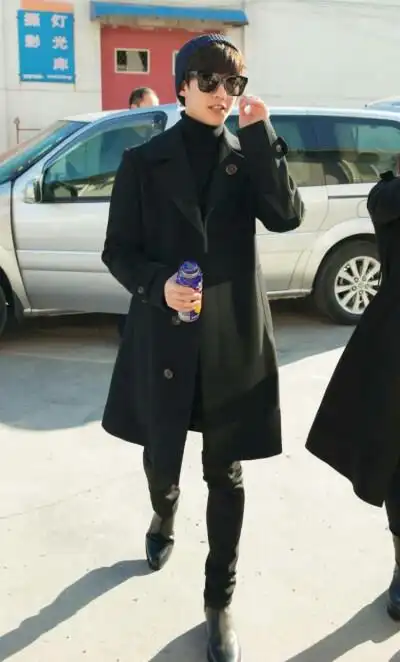 杨洋 黑色大衣也是好帅好帅