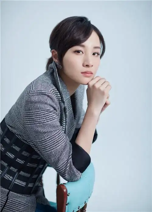 天渝美木门成功签约影星章龄之作为品牌形象大使