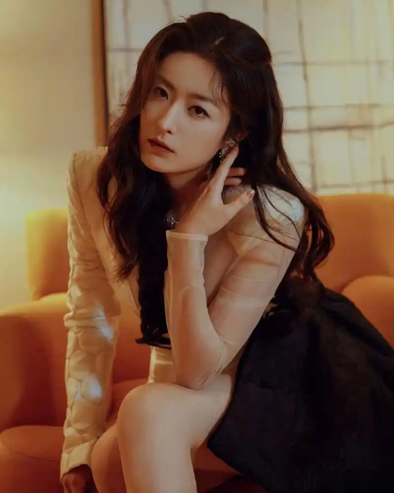 徐百卉,演了那么多亲民的作品,觉得她真的是这个时代国内女演员中的一