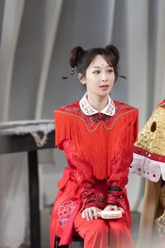 杨紫萌探探探案渐入佳境化身红孩儿探寻牛魔王遇害真相