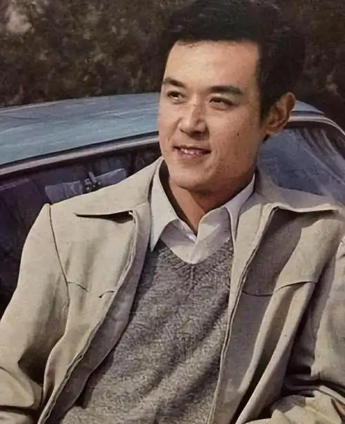 他是一位80后记忆中的男神级影帝,名字叫达式常.