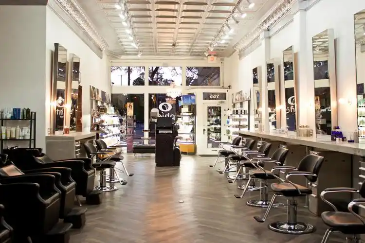 美容美发店装修图片大全(70张实用美发店装修实景图)